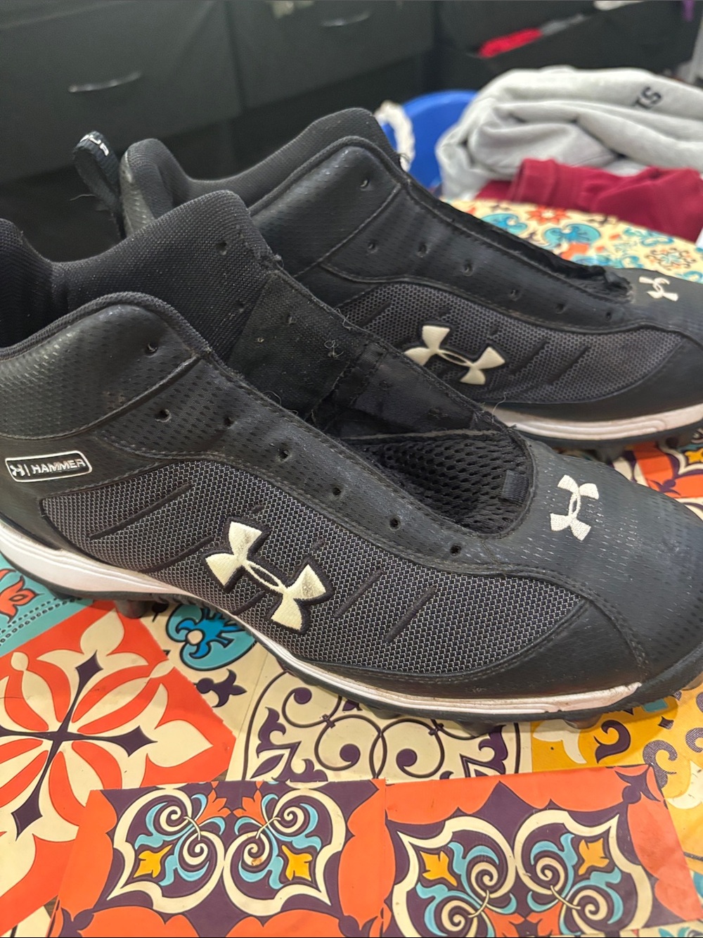 Under Armour Men’s Black Low-Top Athletic Trainers